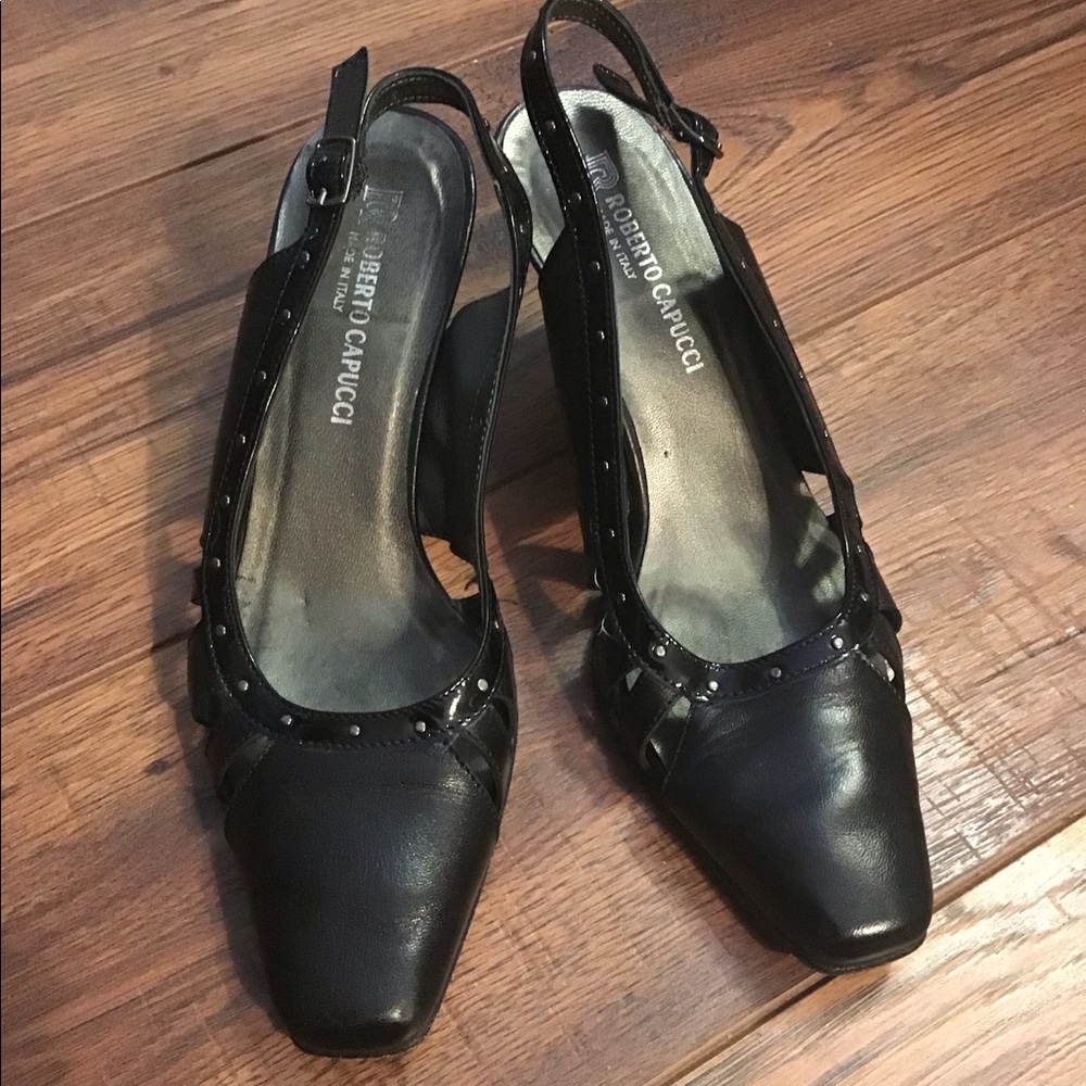Roberto Capucci kitten heel closed toe sling backs